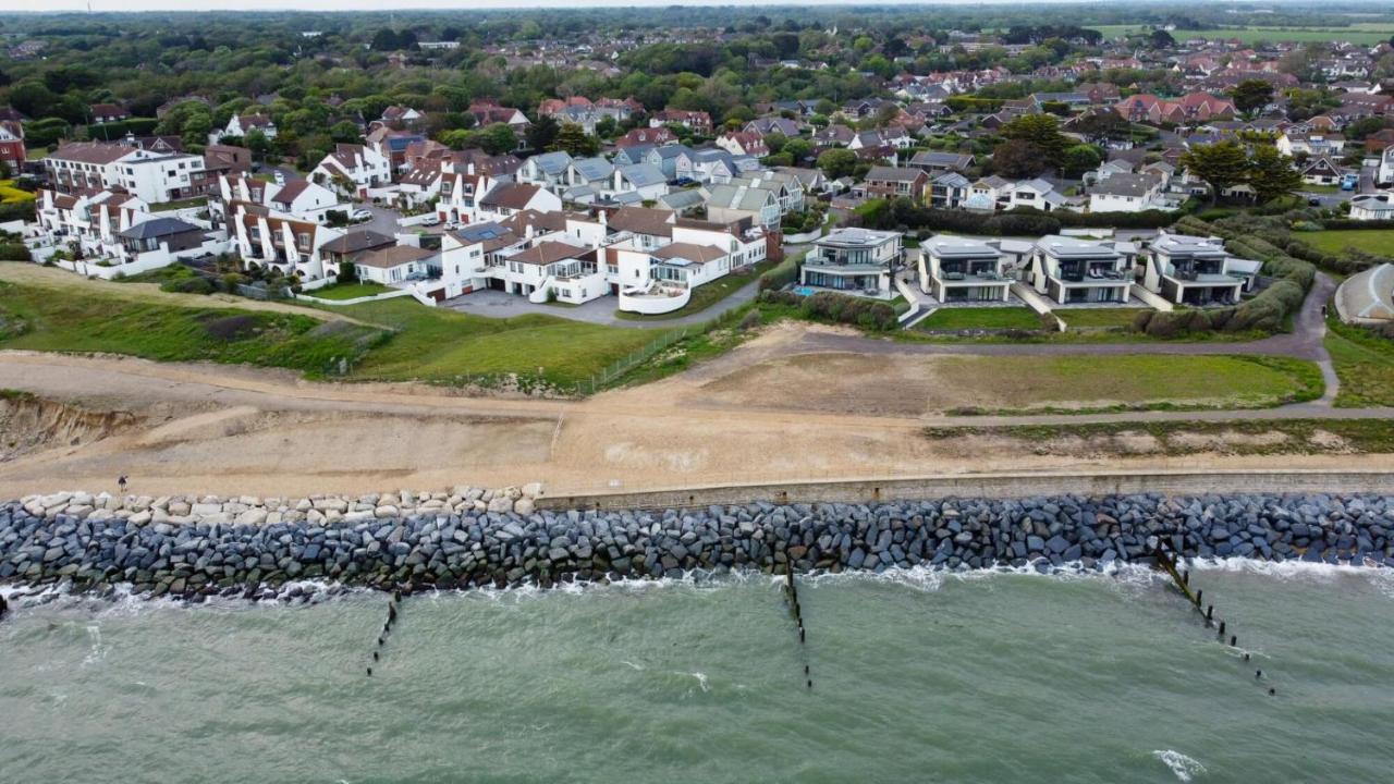 Needles Point Villa Milford on Sea Bagian luar foto