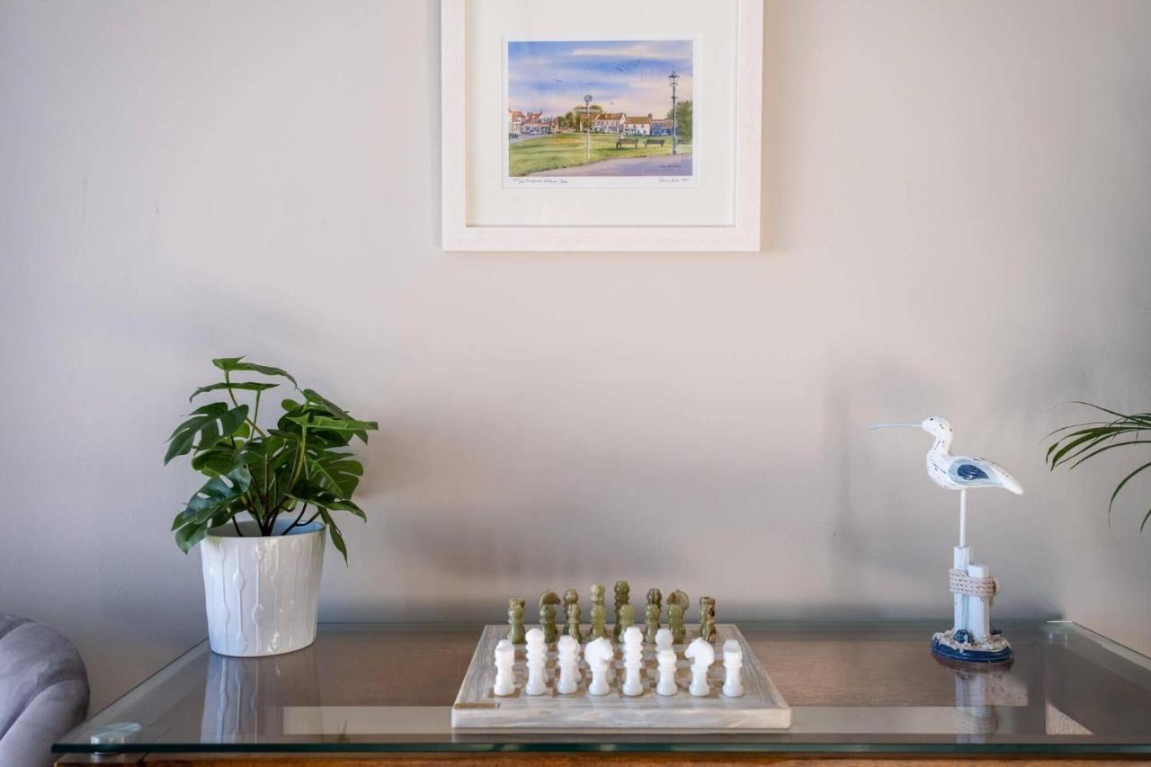 Needles Point Villa Milford on Sea Bagian luar foto