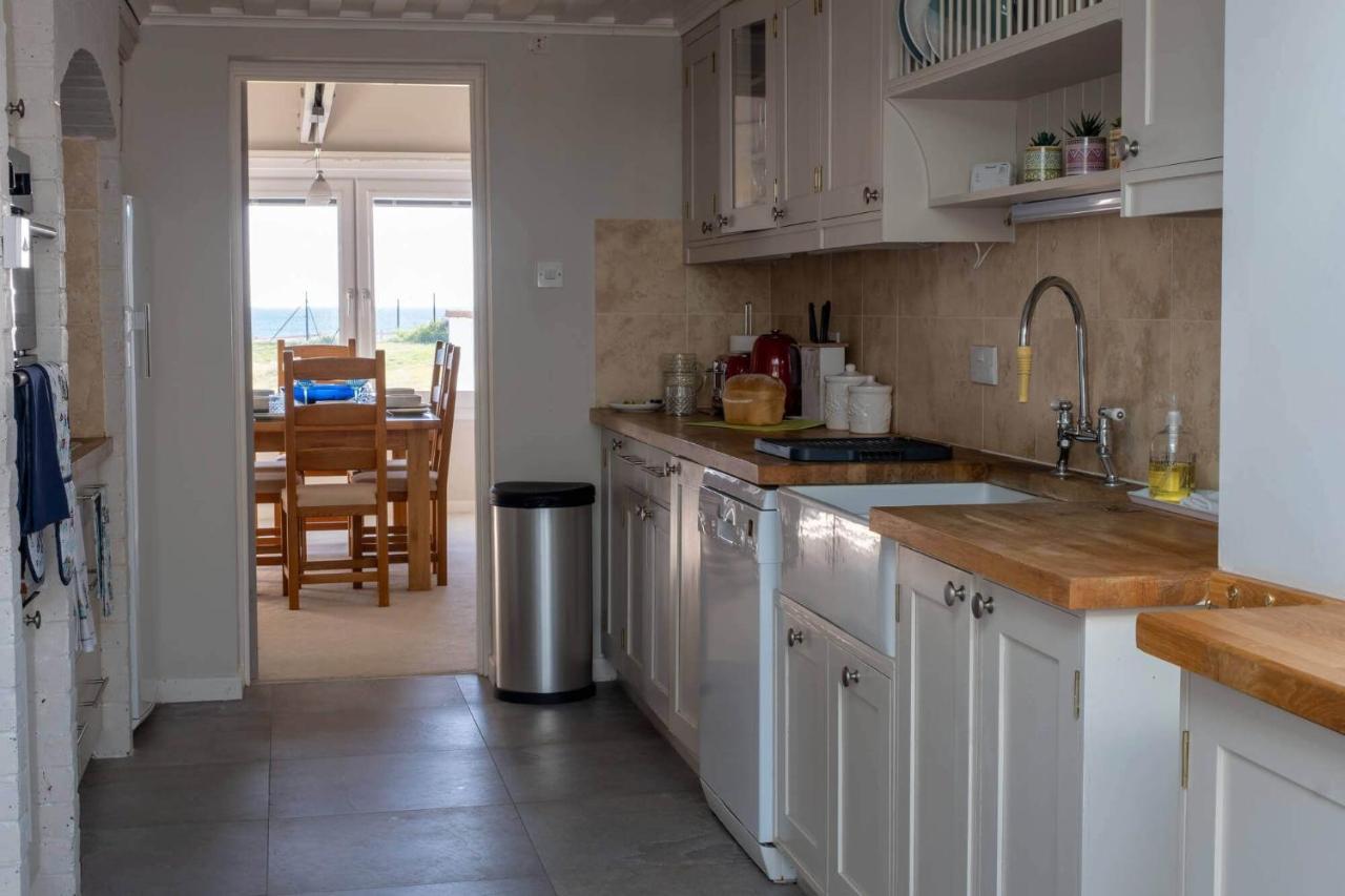 Needles Point Villa Milford on Sea Bagian luar foto