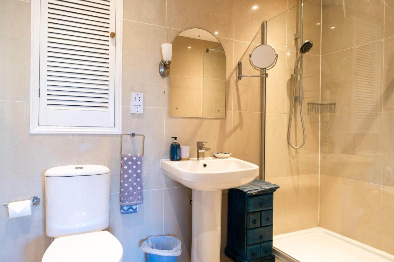Needles Point Villa Milford on Sea Bagian luar foto