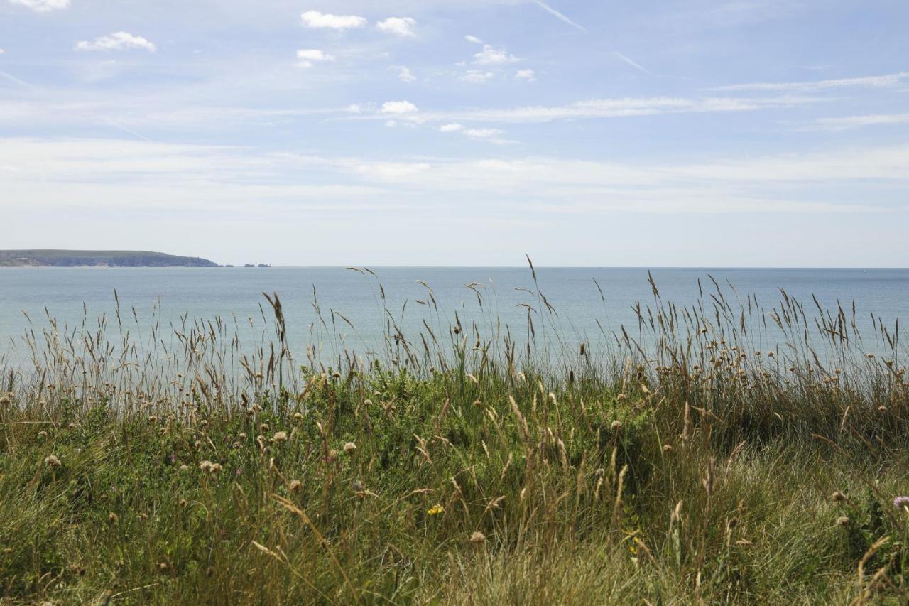 Needles Point Villa Milford on Sea Bagian luar foto