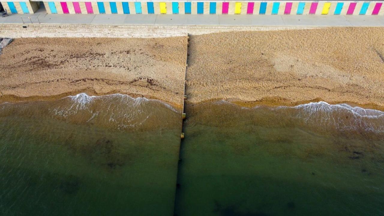 Needles Point Villa Milford on Sea Bagian luar foto